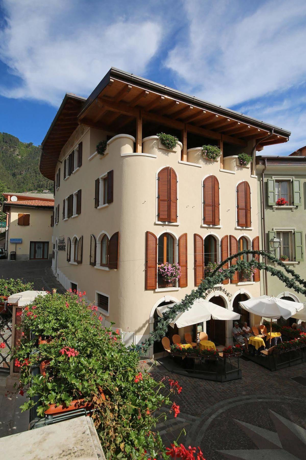 Garni Hotel Tignale Exterior foto